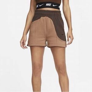 NIKE 🤎 Uphoria Color Clash Sweatshorts